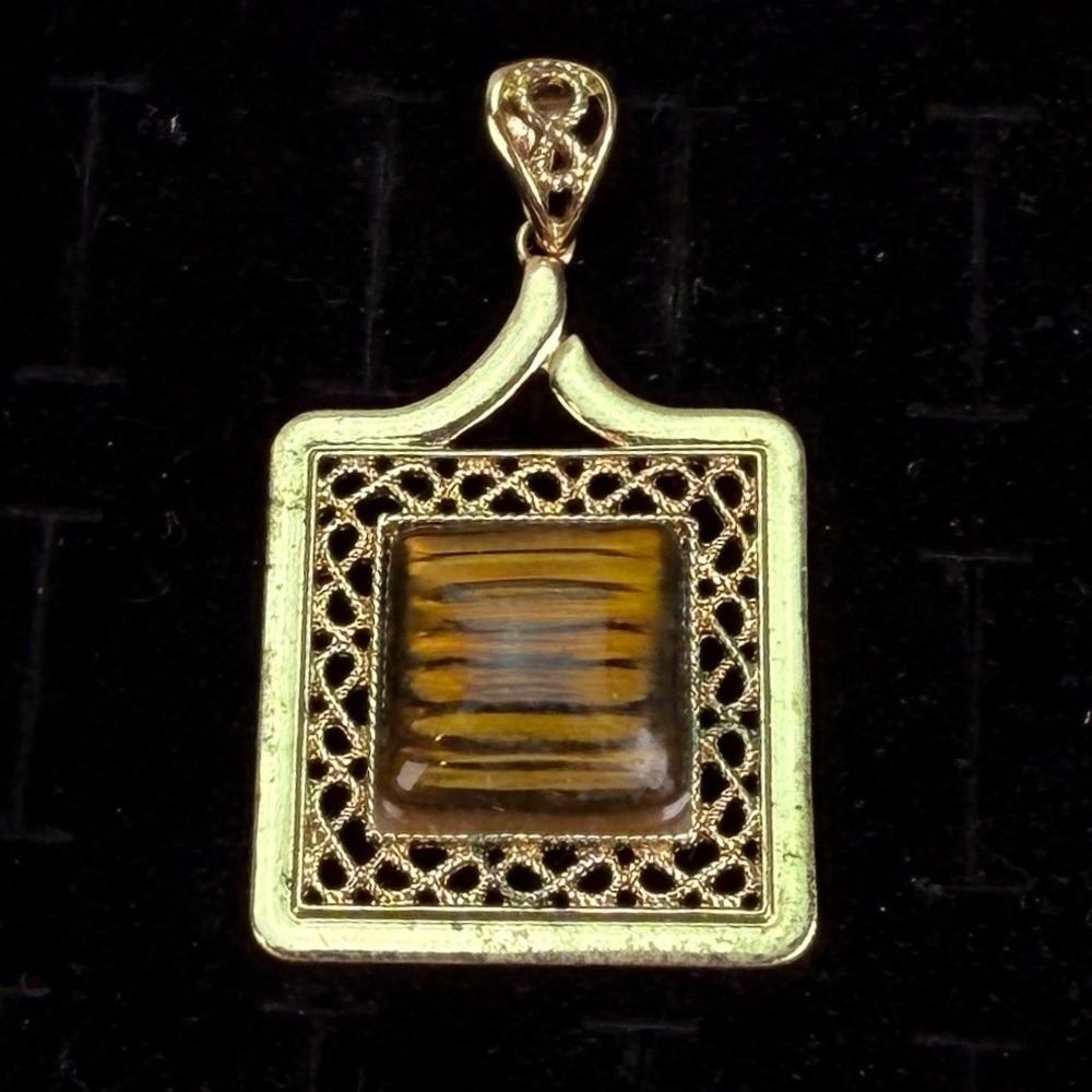 Elegant vintage, aged Goldtone and Brown Pendant